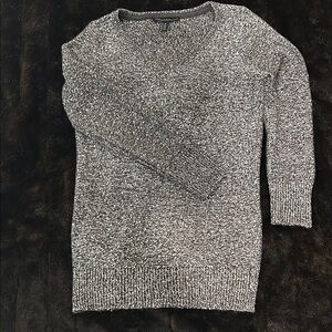 White House Black Market Gray Sequin Knit Crew Neck Sweater Size M Longline